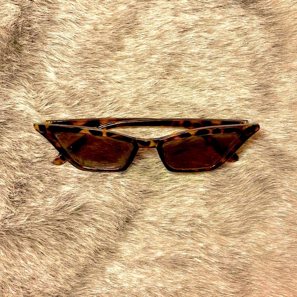 🤎🐆 Leopard Cat Eye Sunglasses in Brown 🐆🤎 EUC - Picture 7 of 14